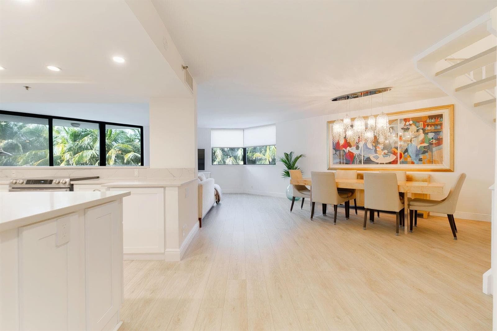 OPEN FLOOR PLAN