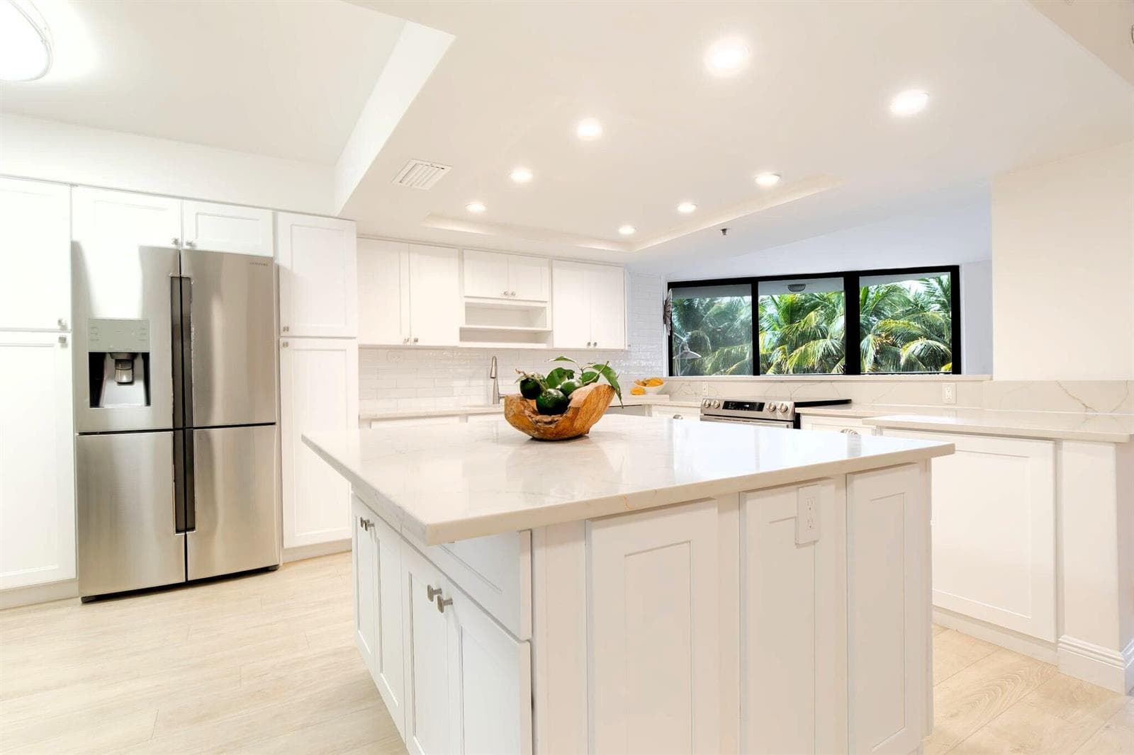 UPDATED GOURMET KITCHEN