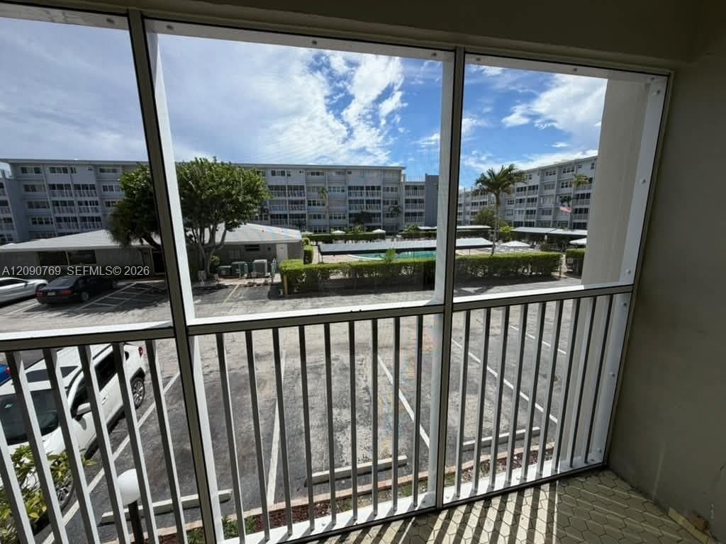 THIRD GULFSTREAM GARDEN A · #202E in Hallandale Beach - Photo 6