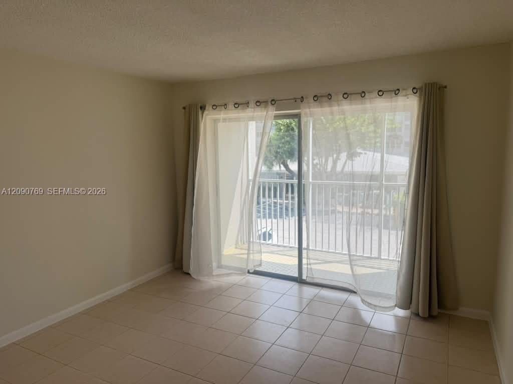 THIRD GULFSTREAM GARDEN A · #202E in Hallandale Beach - Photo 26