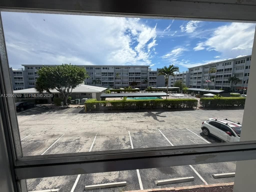THIRD GULFSTREAM GARDEN A · #202E in Hallandale Beach - Photo 3