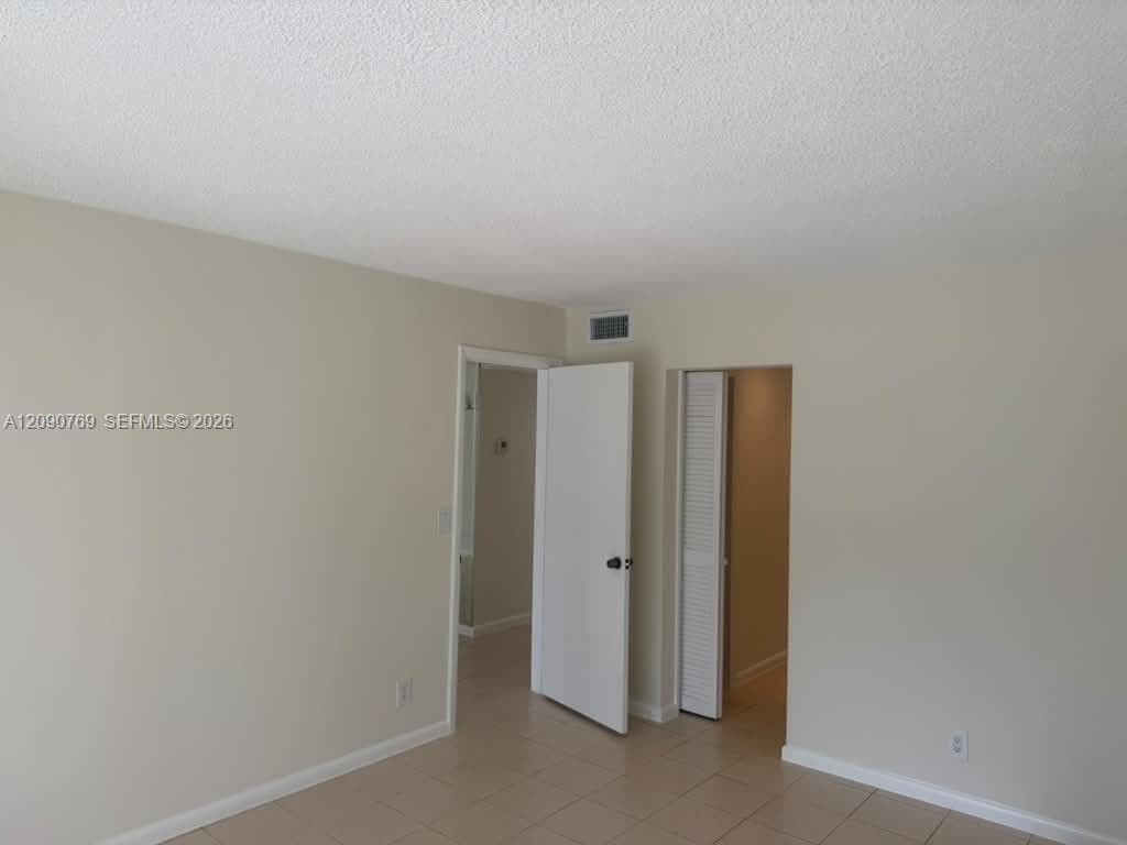 THIRD GULFSTREAM GARDEN A · #202E in Hallandale Beach - Photo 38