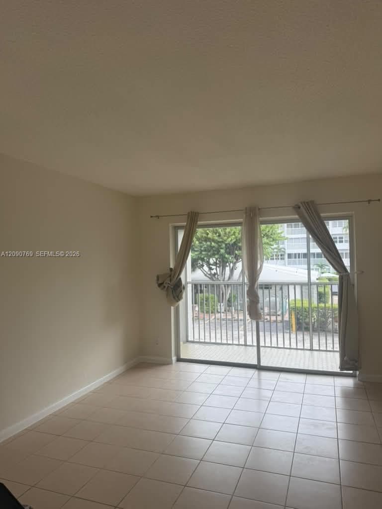 THIRD GULFSTREAM GARDEN A · #202E in Hallandale Beach - Photo 19