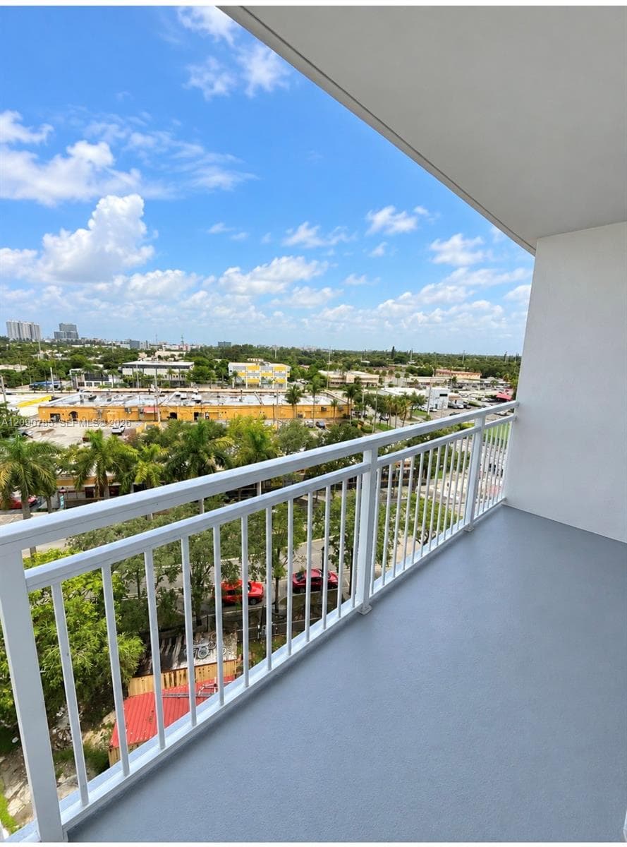 CRESTVIEW TOWERS CONDO · #819 in North Miami Beach - Photo 7