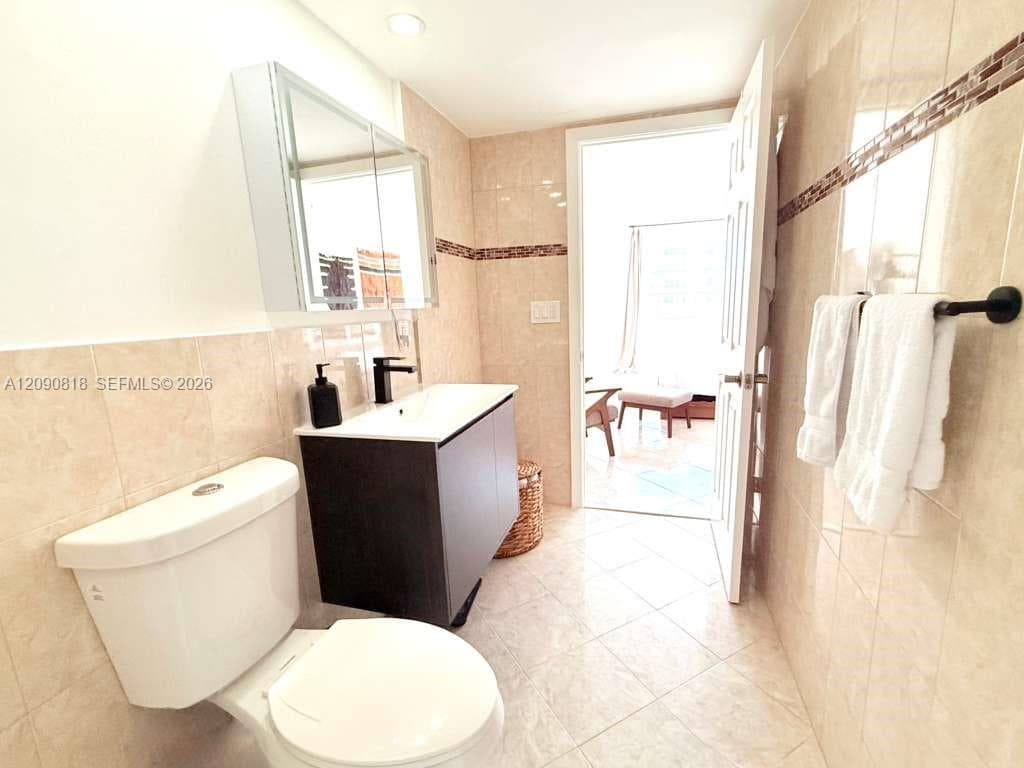 WINSTON TOWERS 200 · #1712 in Sunny Isles Beach - Photo 12