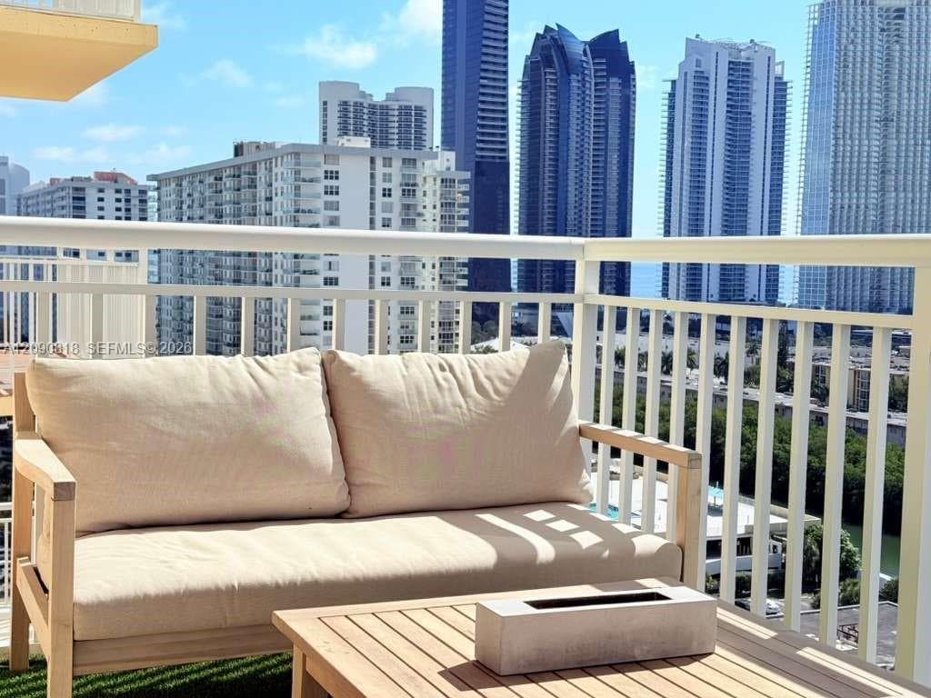 WINSTON TOWERS 200 · #1712 in Sunny Isles Beach - Photo 3