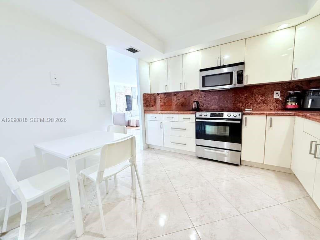 WINSTON TOWERS 200 · #1712 in Sunny Isles Beach - Photo 14