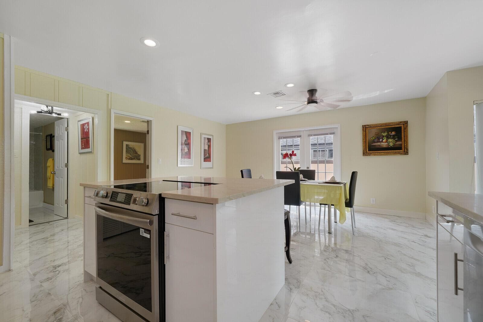 eat in kitchen