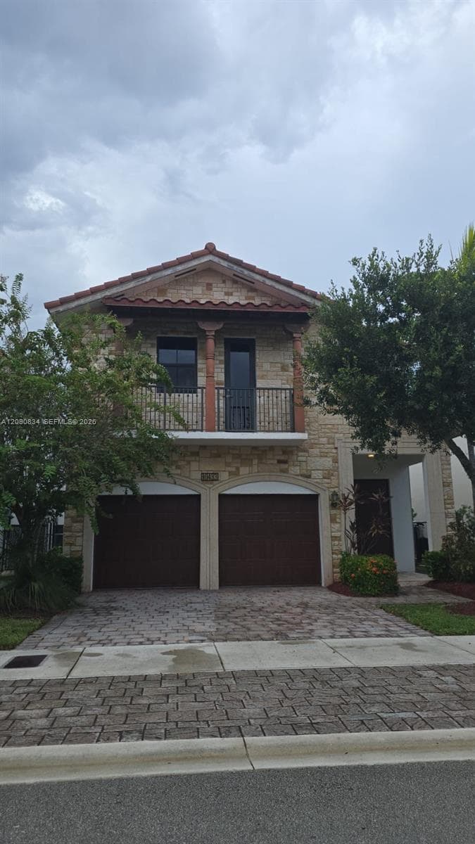 10433 NW 70th Ln photo 1
