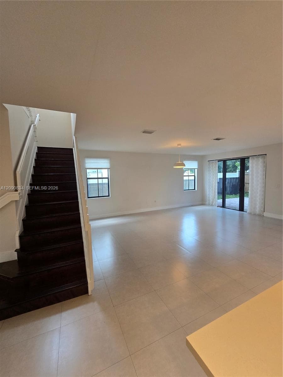 10433 NW 70th Ln photo 11