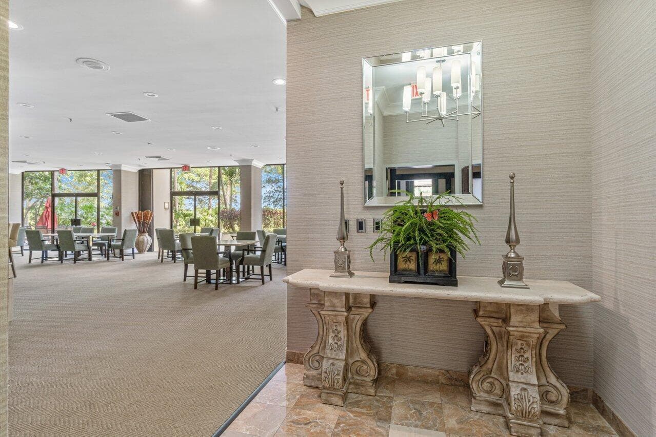 CLUBROOM ENTRANCE