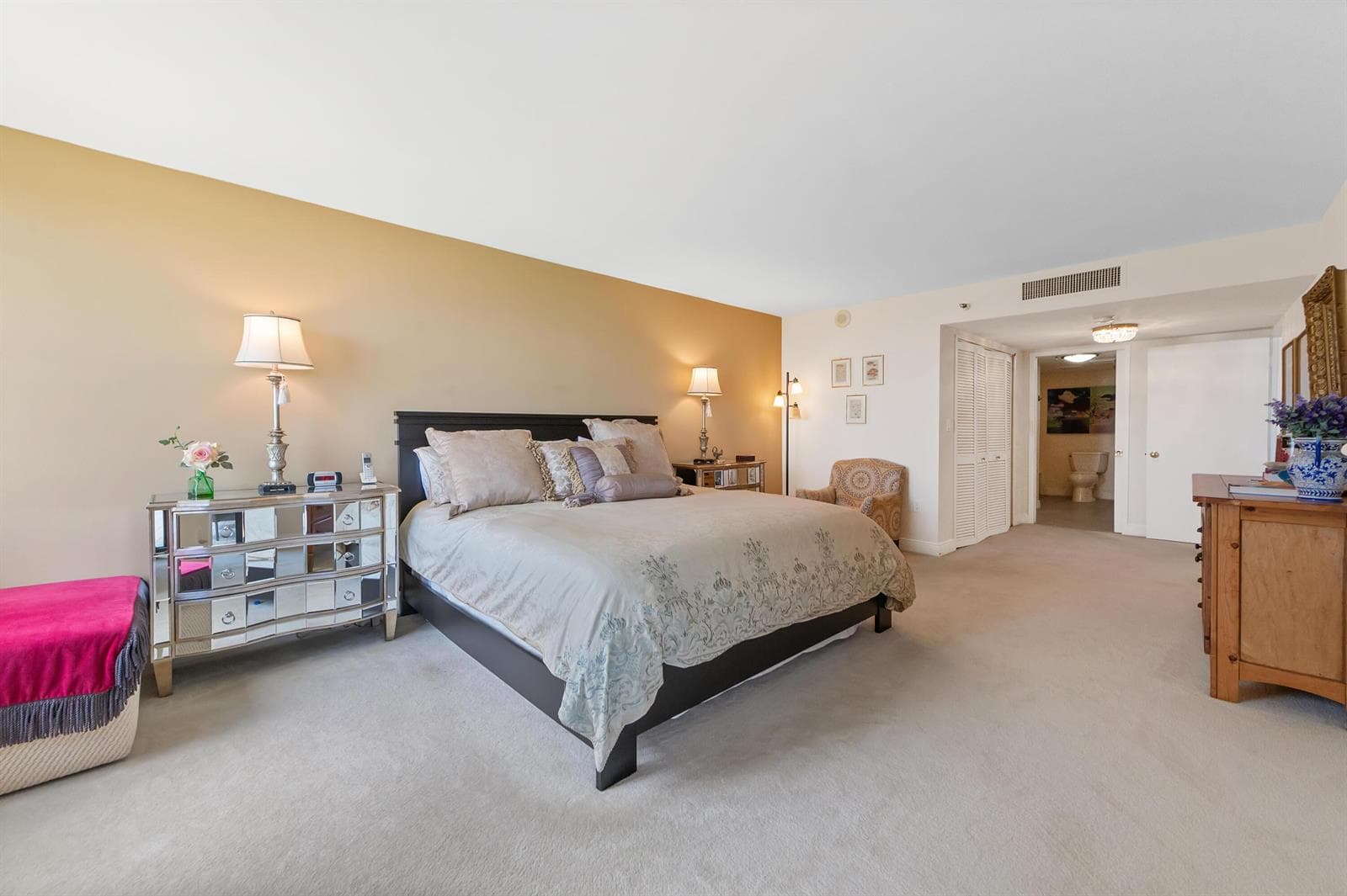 15 Bedroom 02