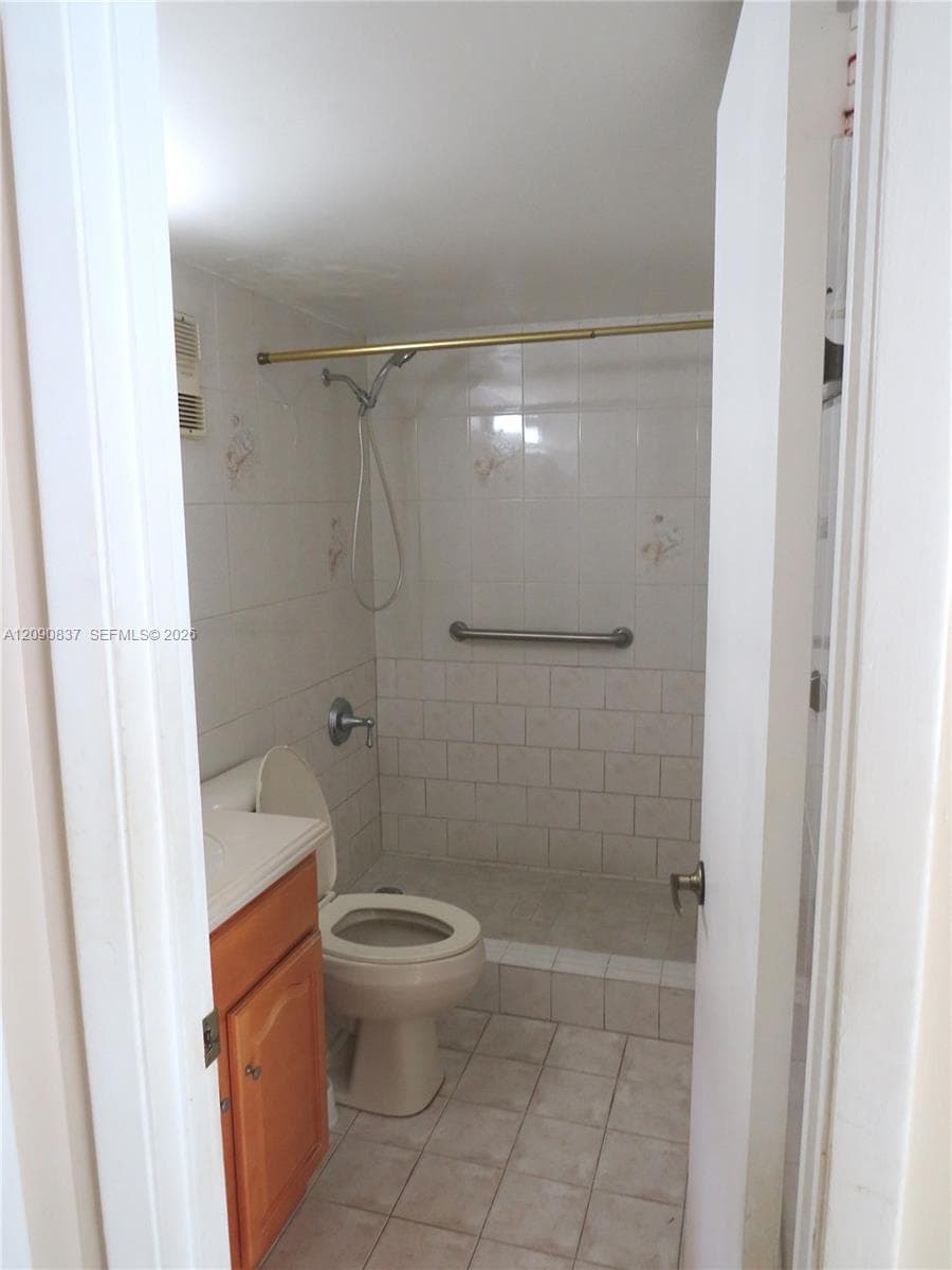 Parkwood Condominium # 2 · #203 in Miami - Photo 36