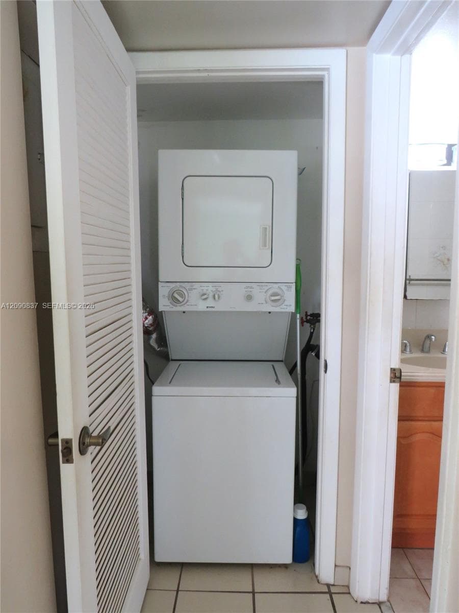 Parkwood Condominium # 2 · #203 in Miami - Photo 32