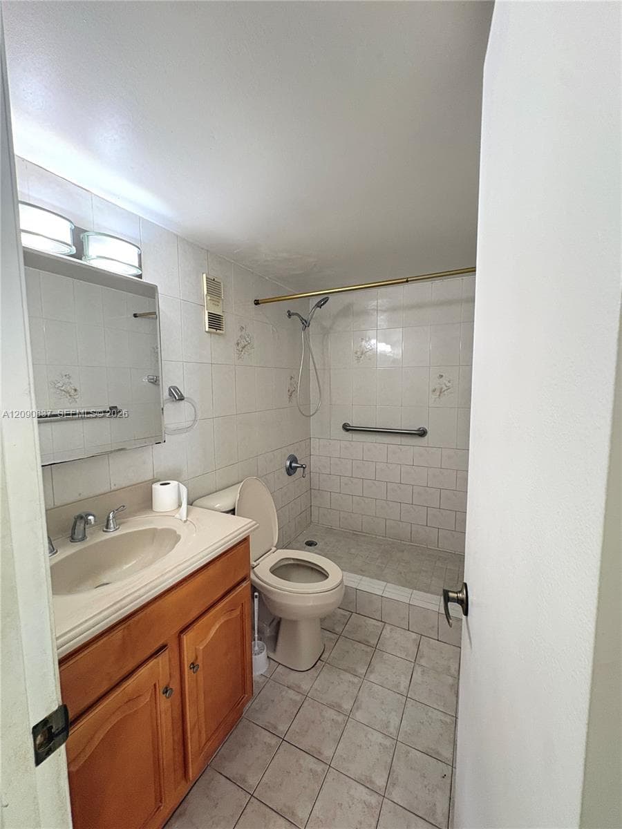 Parkwood Condominium # 2 · #203 in Miami - Photo 37