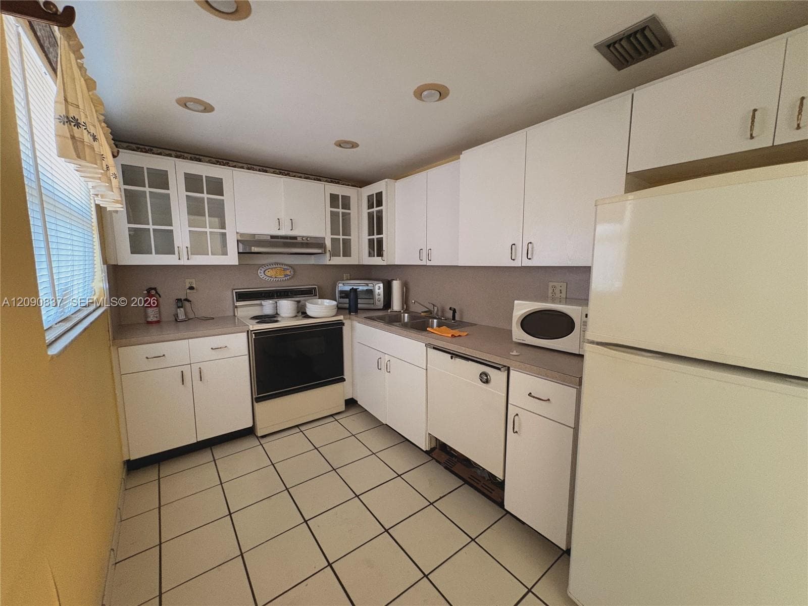 Parkwood Condominium # 2 · #203 in Miami - Photo 44