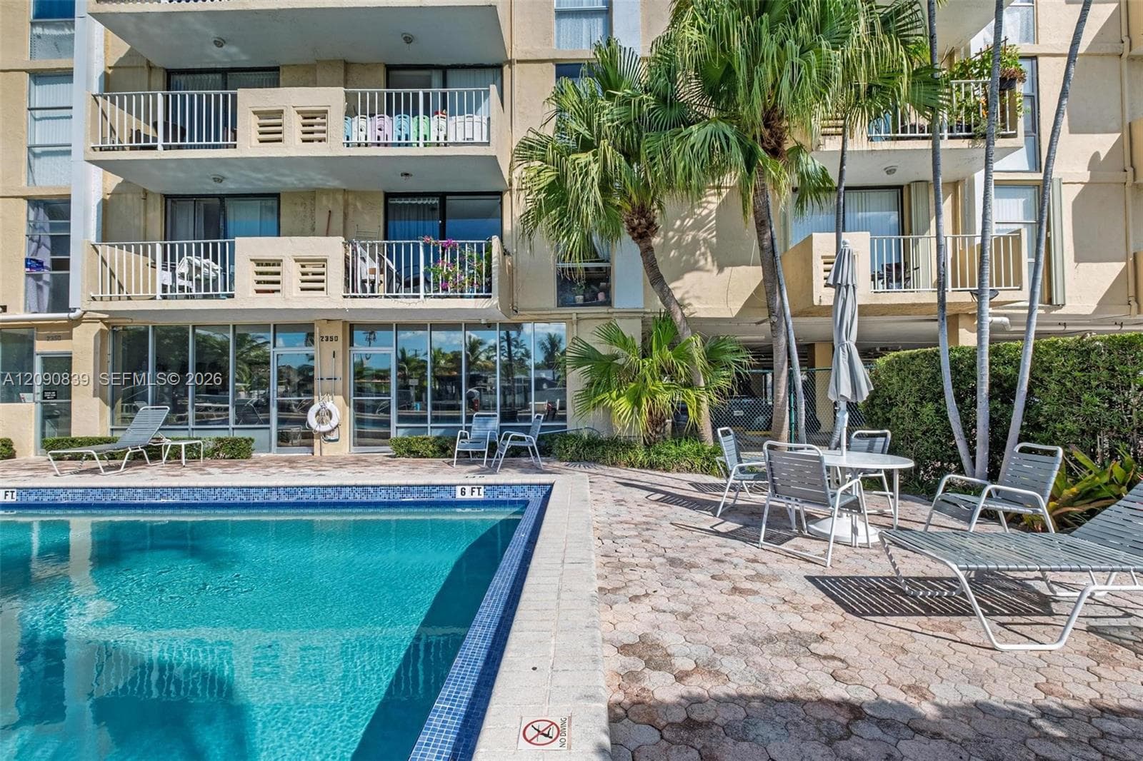 VECINO DEL MAR CONDO · #811 in North Miami - Photo 2