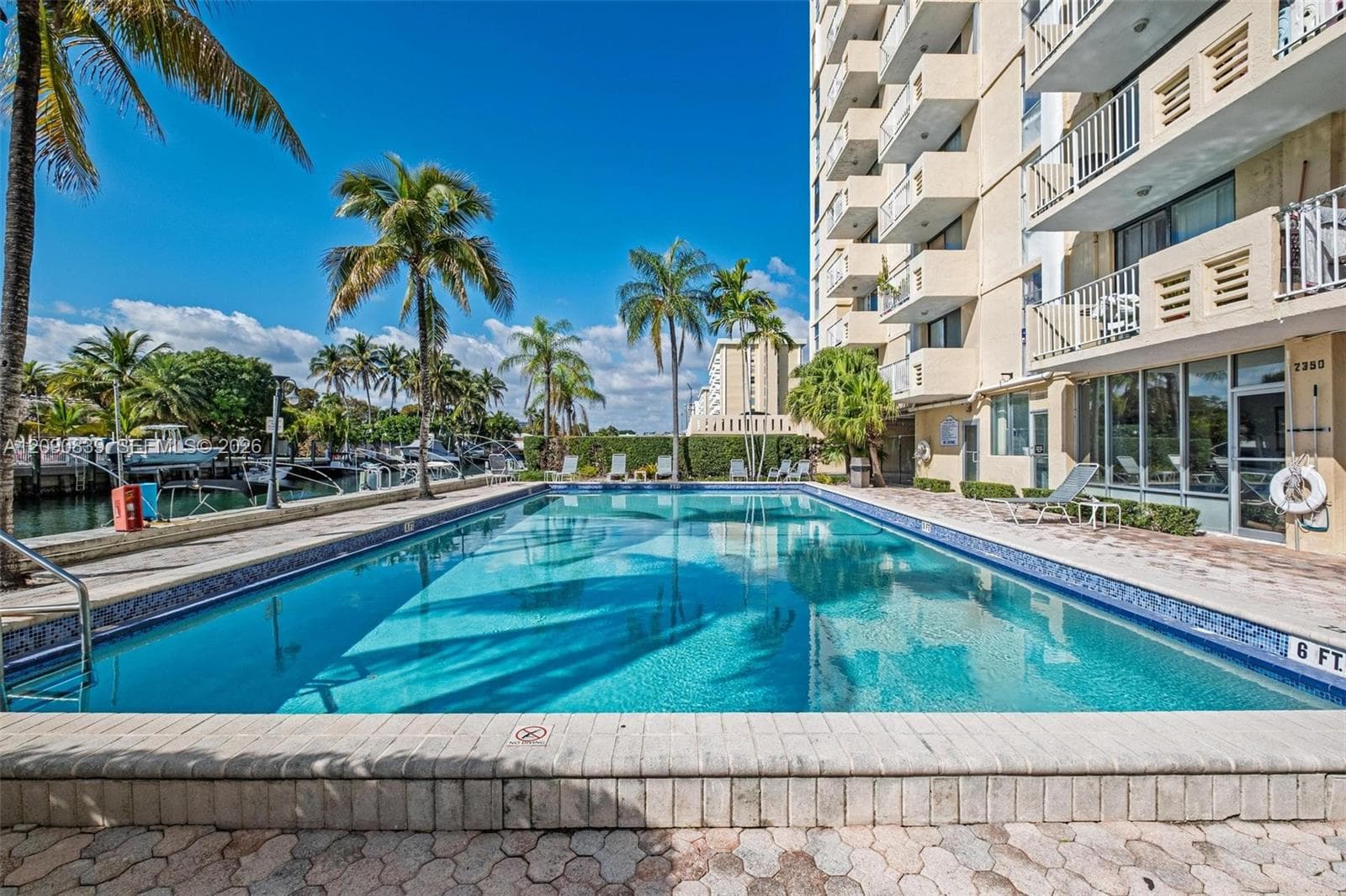 VECINO DEL MAR CONDO · #811 in North Miami - Photo 3