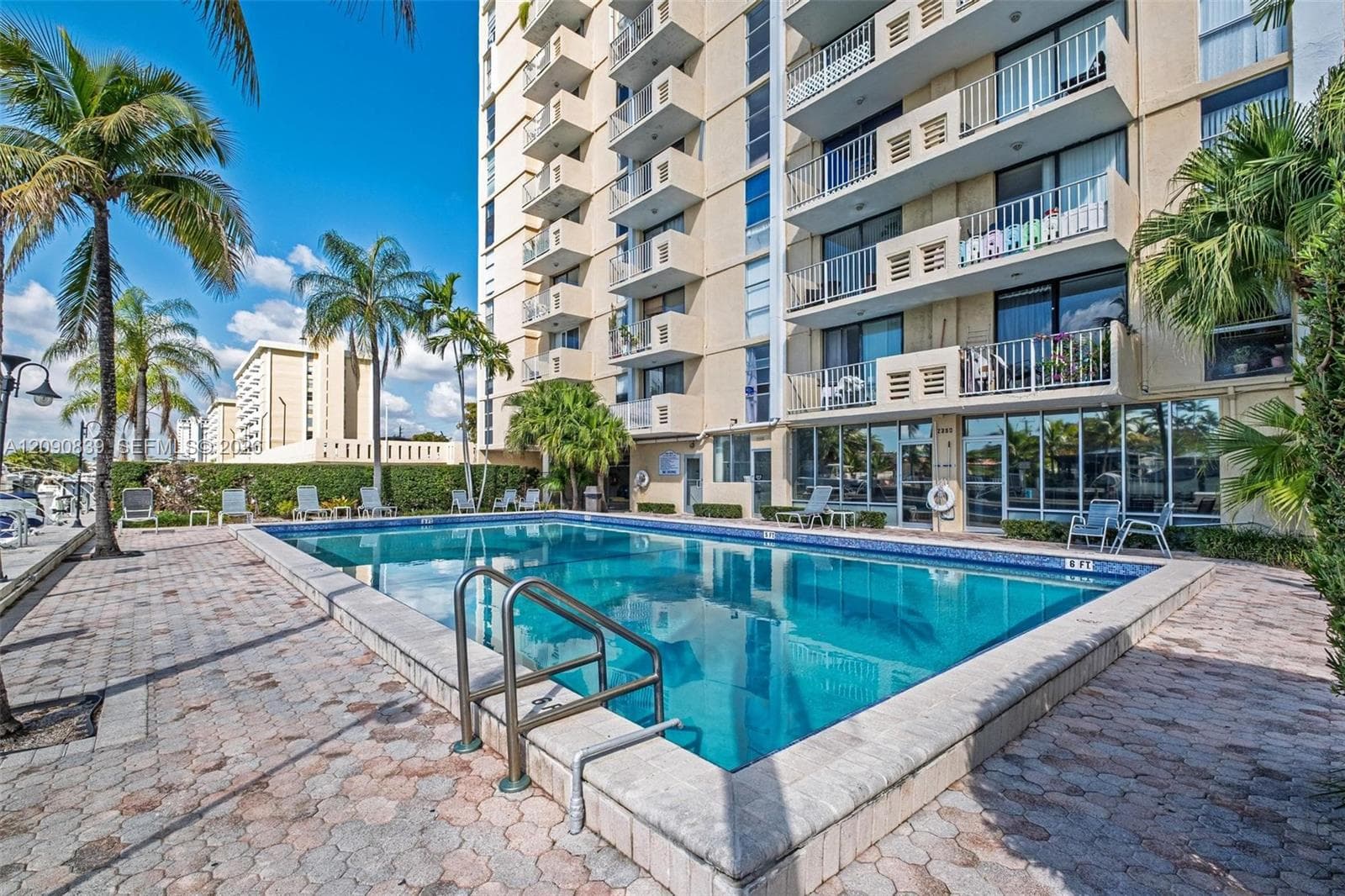 VECINO DEL MAR CONDO · #811 in North Miami - Photo 1
