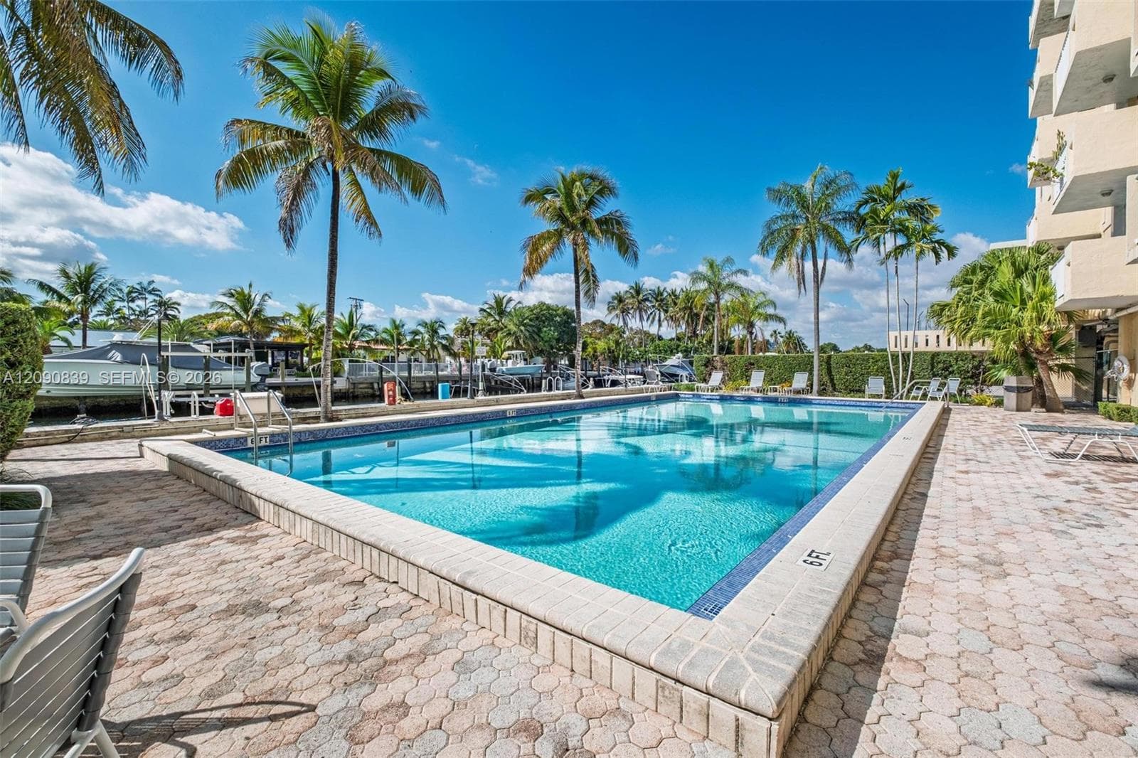 VECINO DEL MAR CONDO · #811 in North Miami - Photo 4