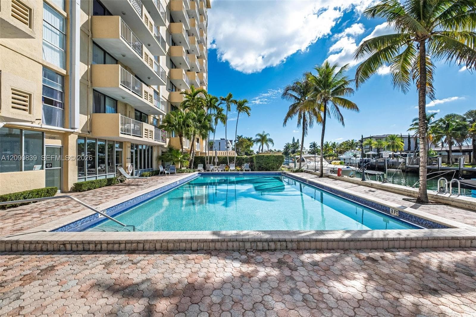 VECINO DEL MAR CONDO · #811 in North Miami - Photo 8