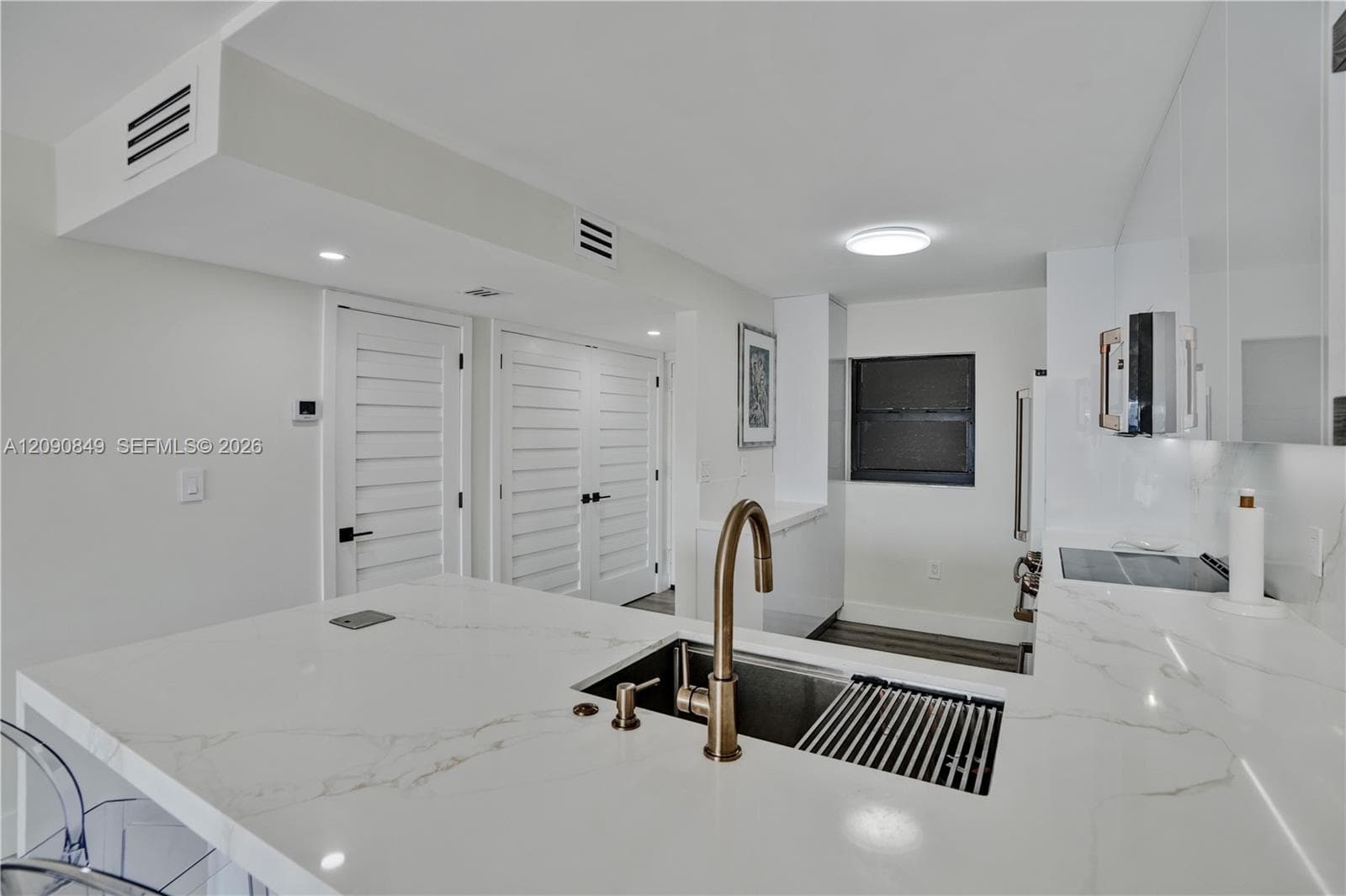 FRANCES CONDO APTS · #502 in Miami Beach - Photo 13