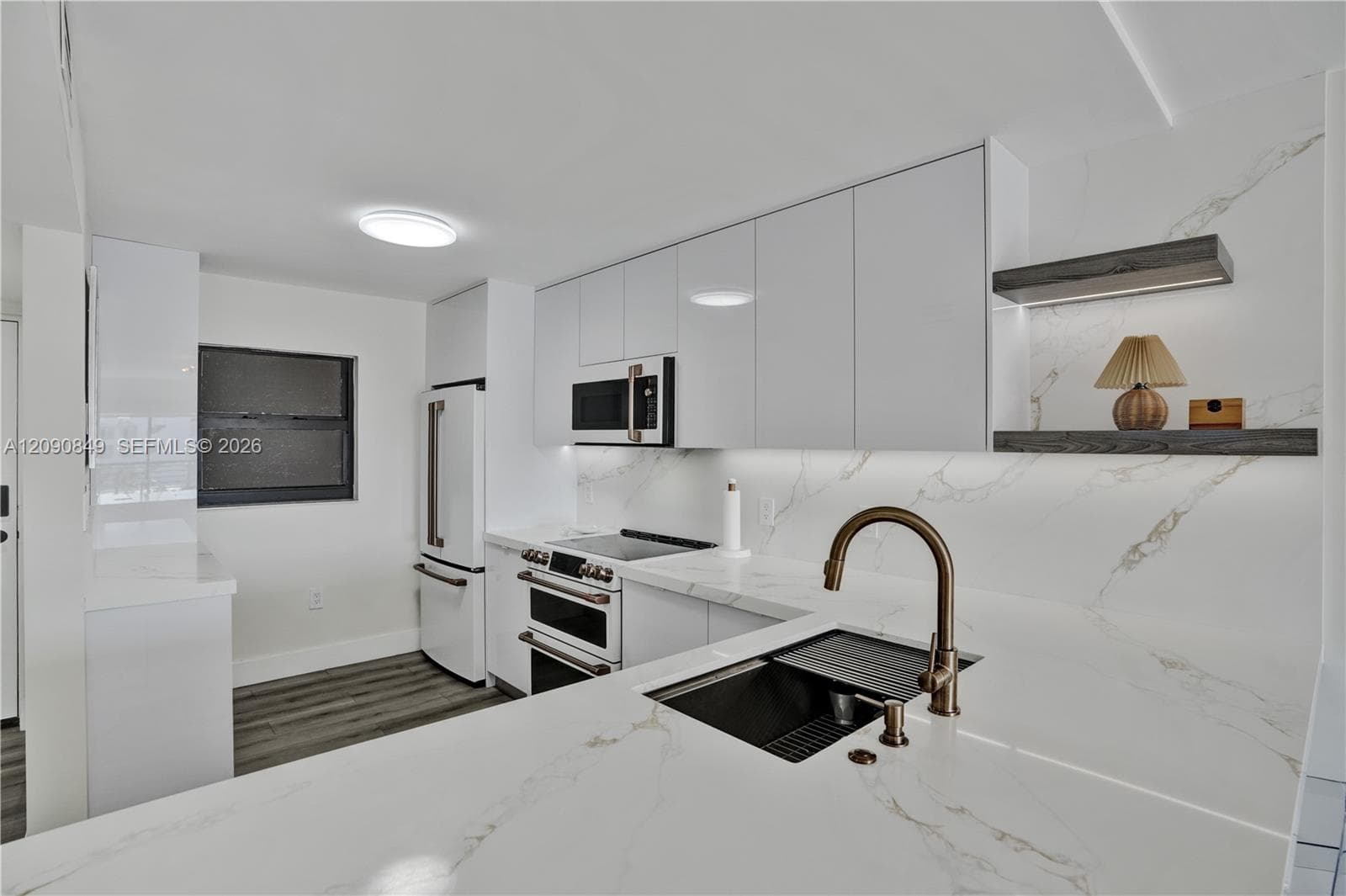 FRANCES CONDO APTS · #502 in Miami Beach - Photo 17
