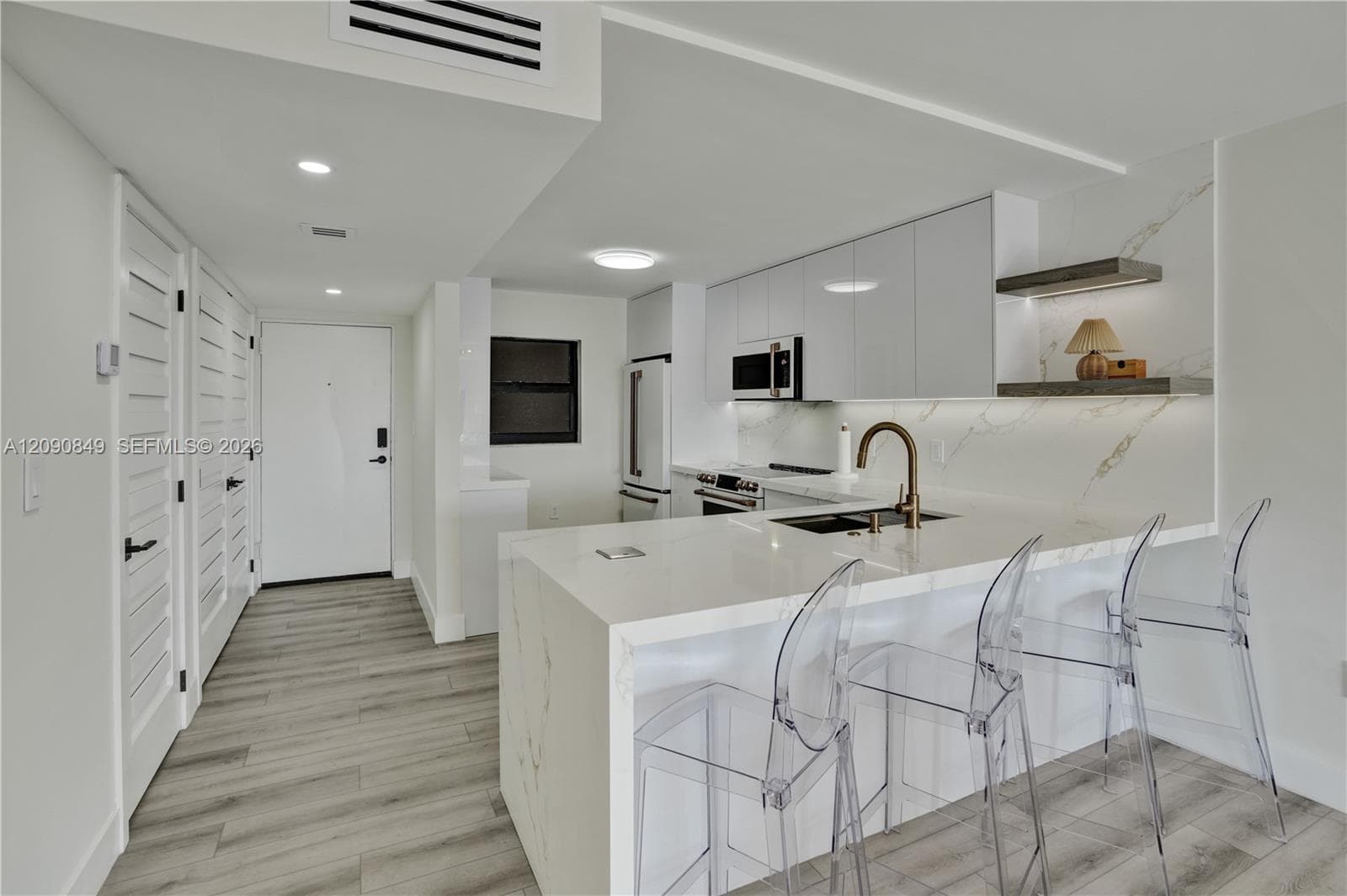 FRANCES CONDO APTS · #502 in Miami Beach - Photo 15