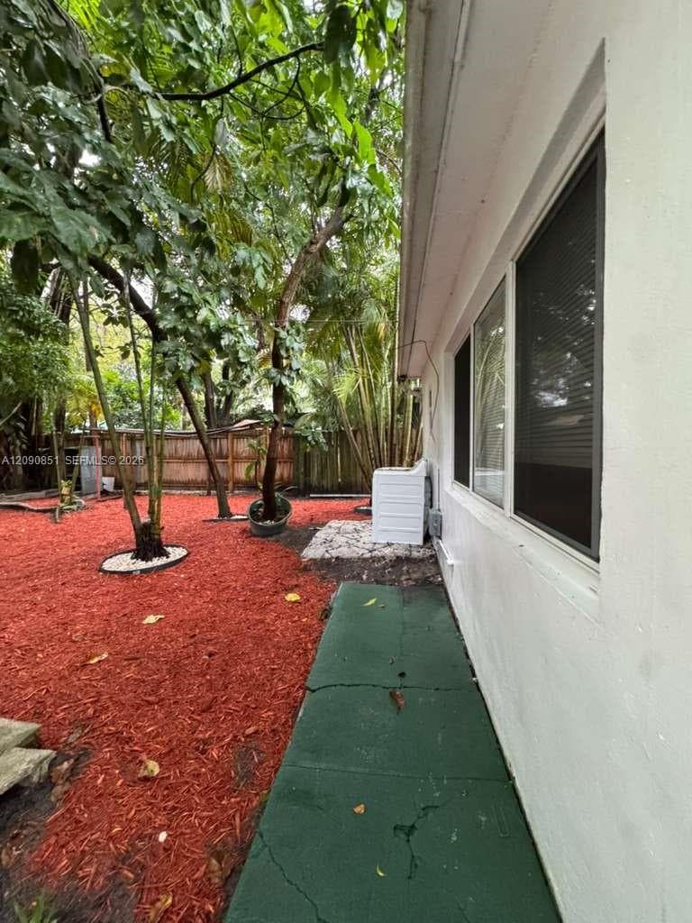 1416 SW 27th St photo 34