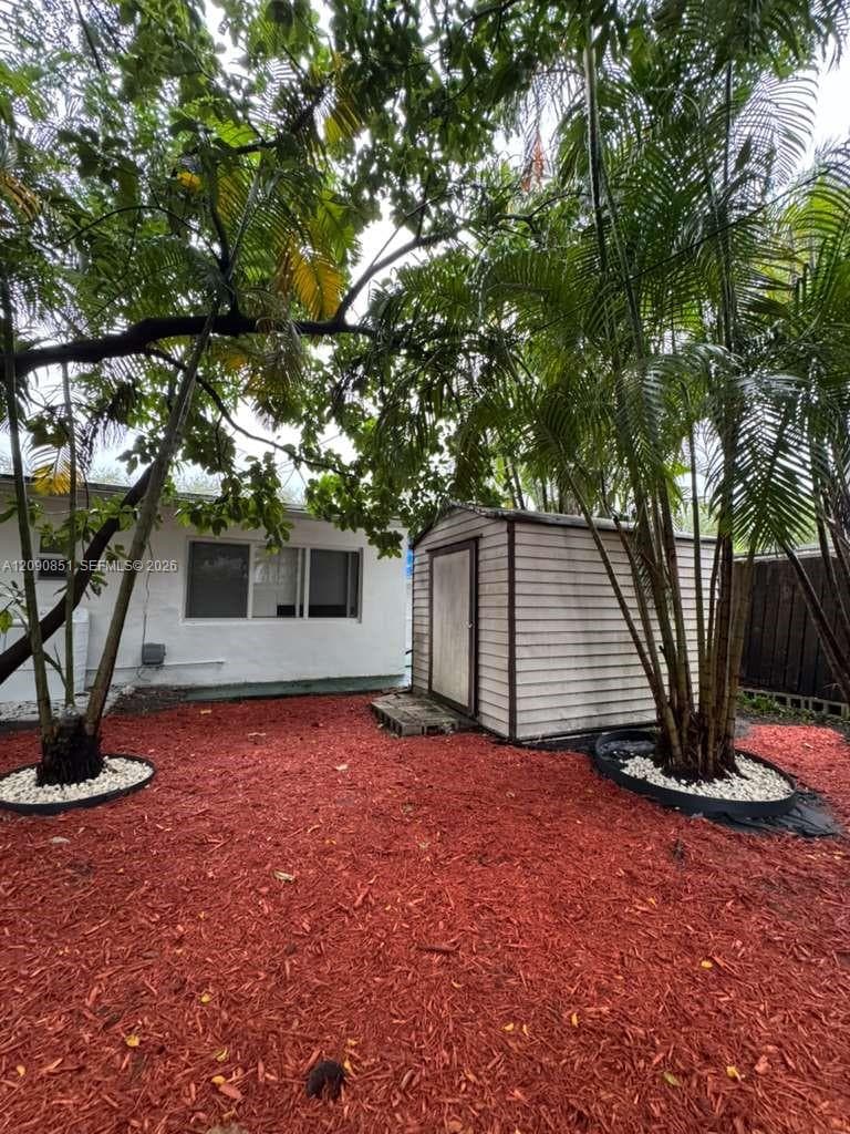 1416 SW 27th St photo 37