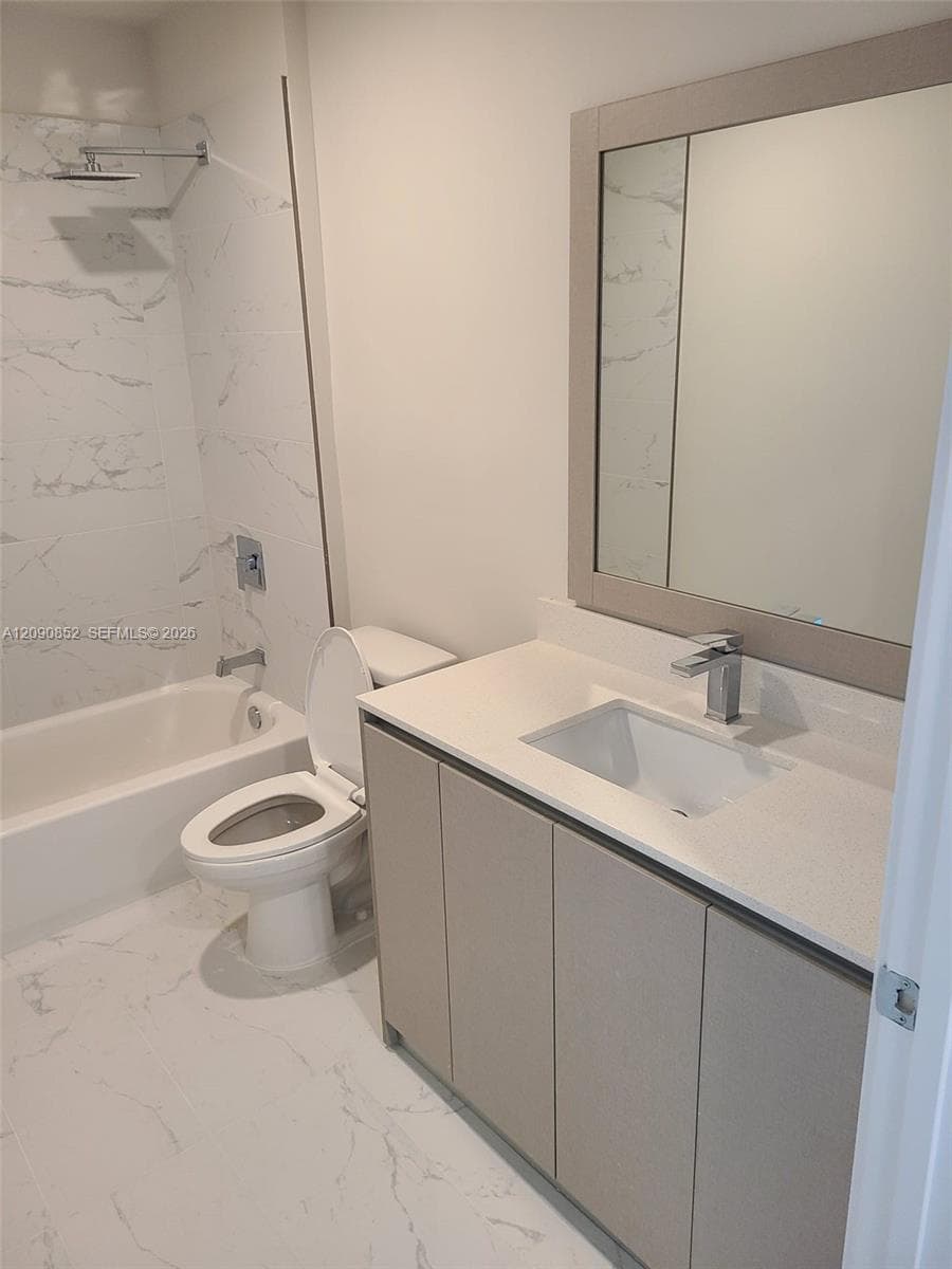 2555 NE 193 St #2114 photo 11