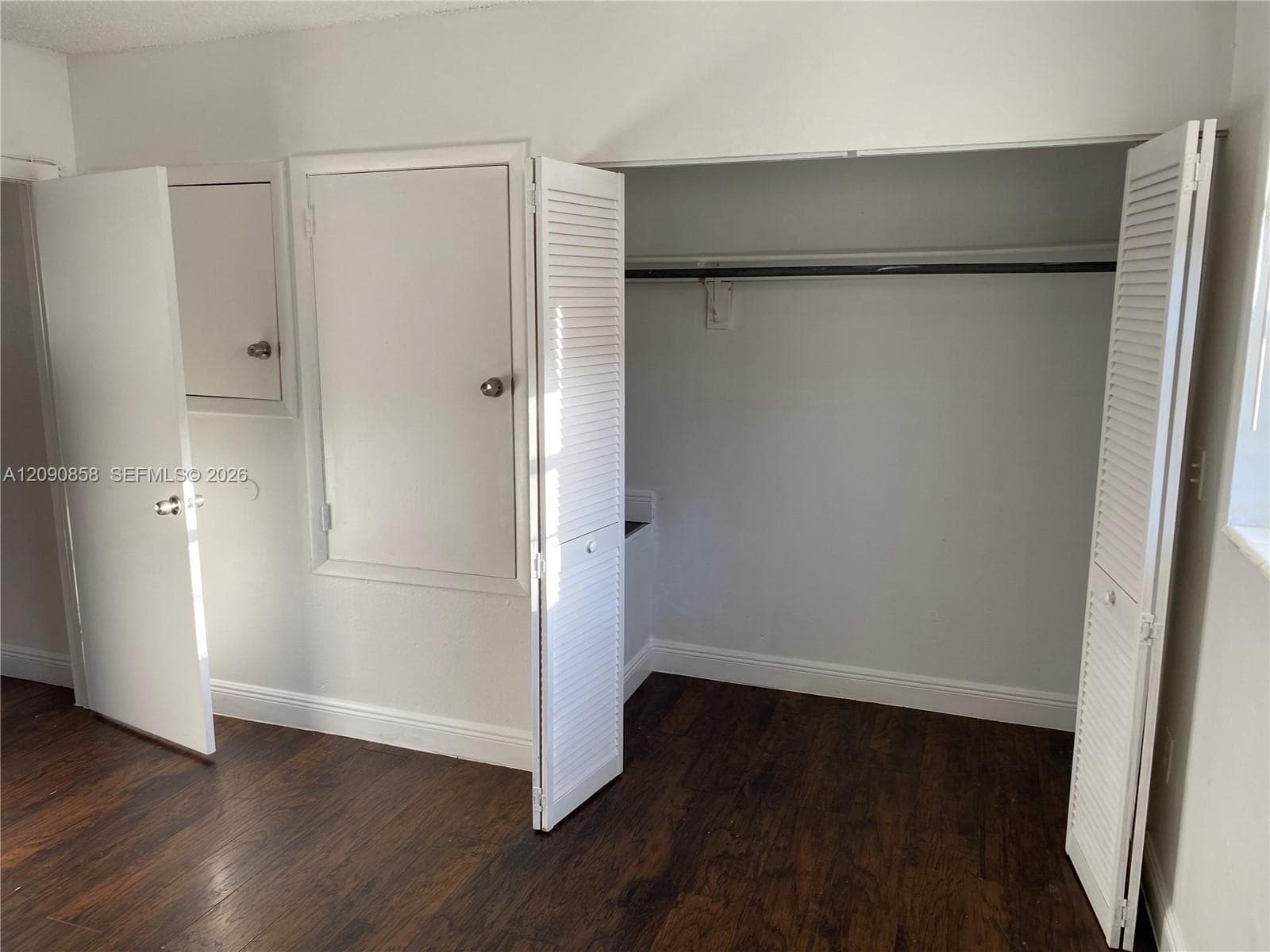 1460 NE 151st St #102 photo 8