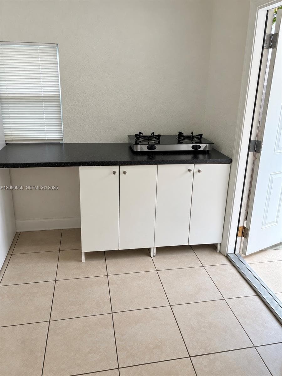 10665 SW 6 St photo 22