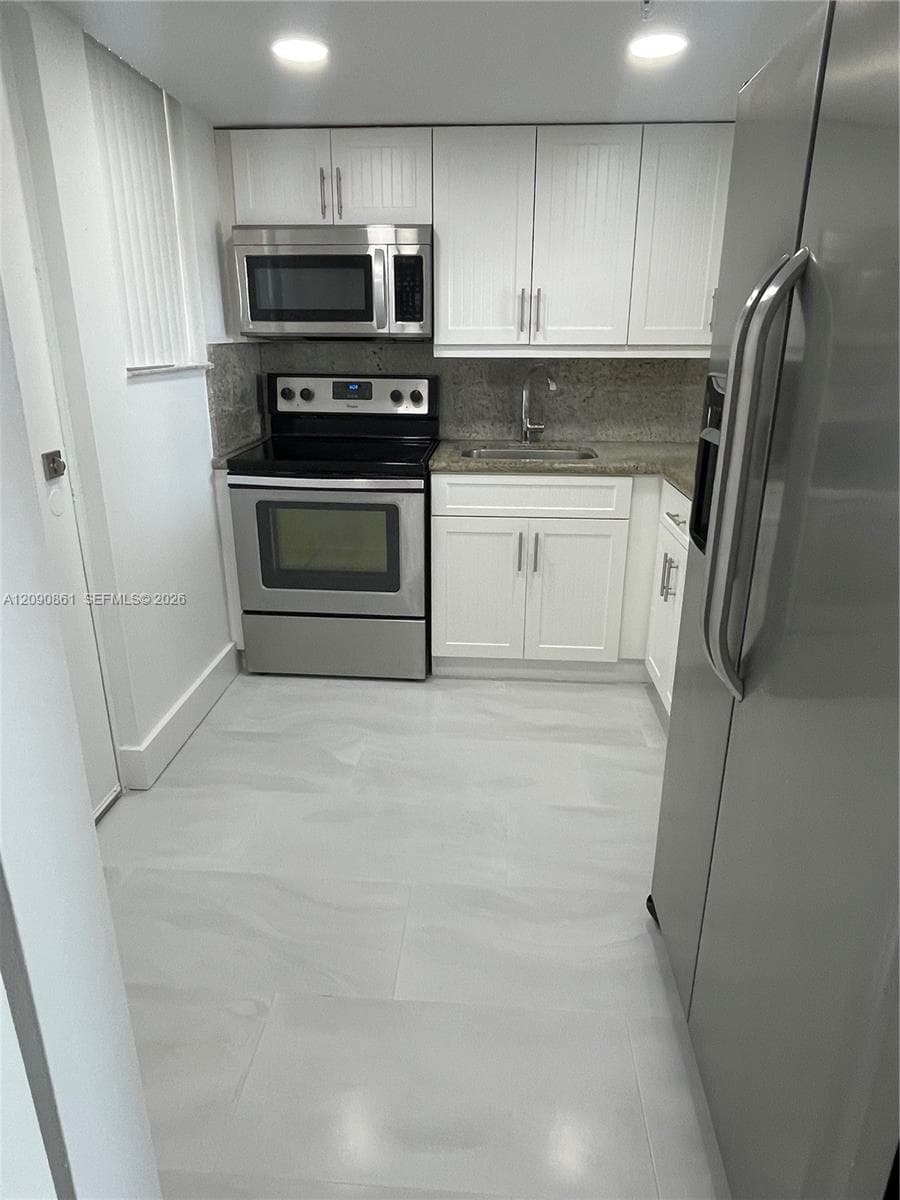 INDIAN CREEK CL MARINA CO · #4D in Miami Beach - Photo 21