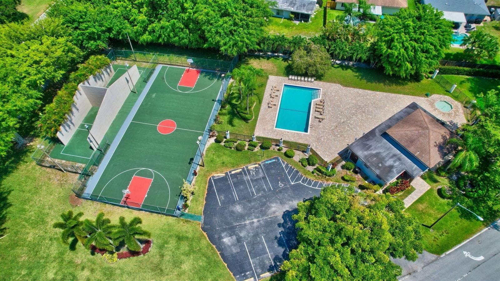 Pool Club House