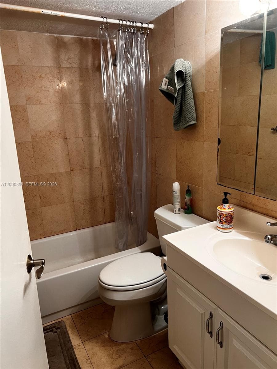PALM GARDENS CONDO · #406 in Miami - Photo 3