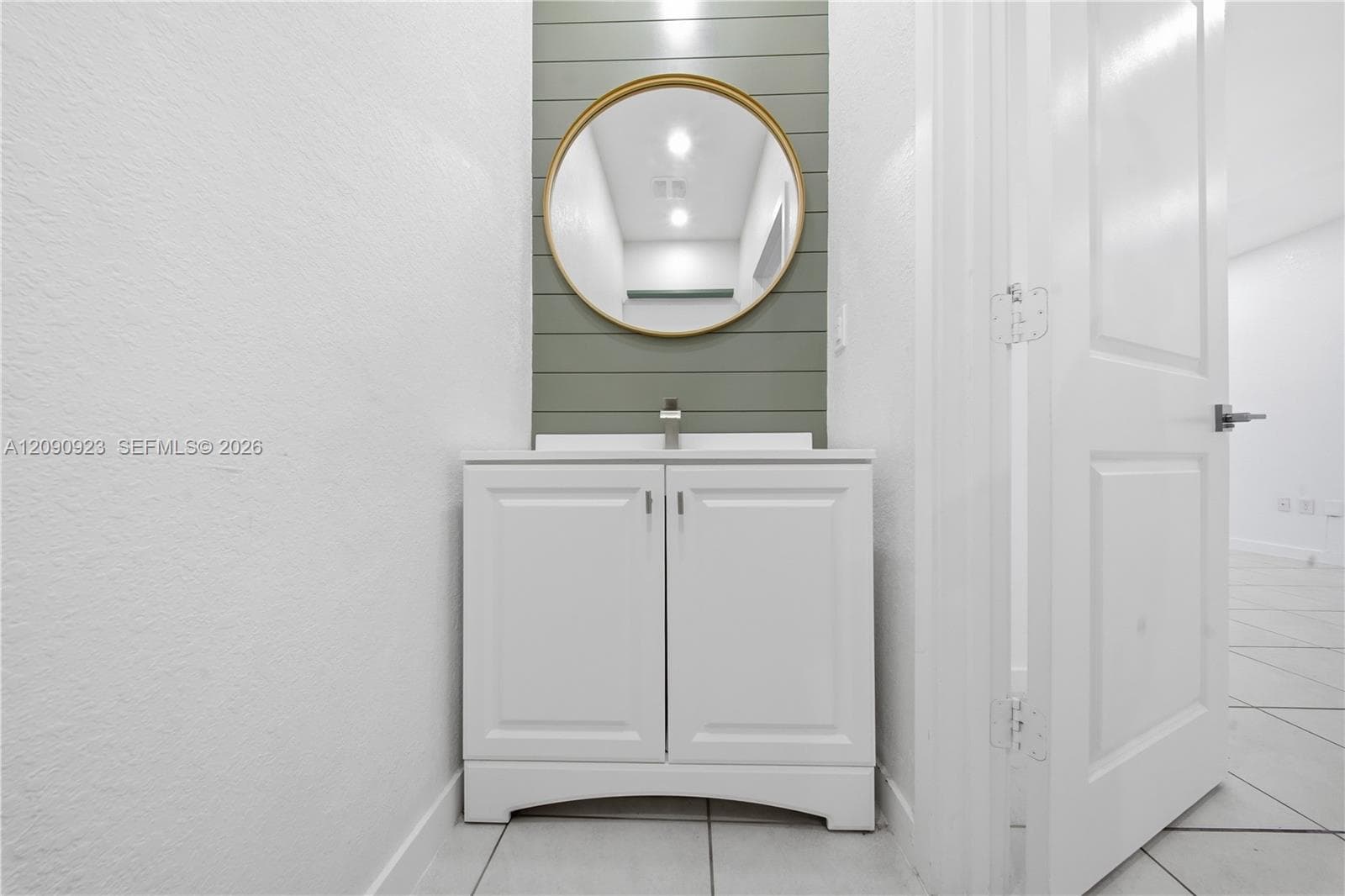 Powder Room/Half Bathroom