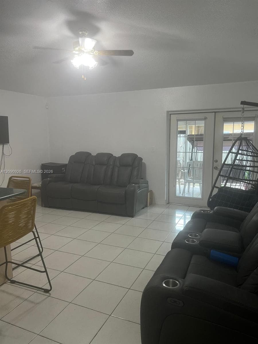 10071 NW 127 terrace photo 3