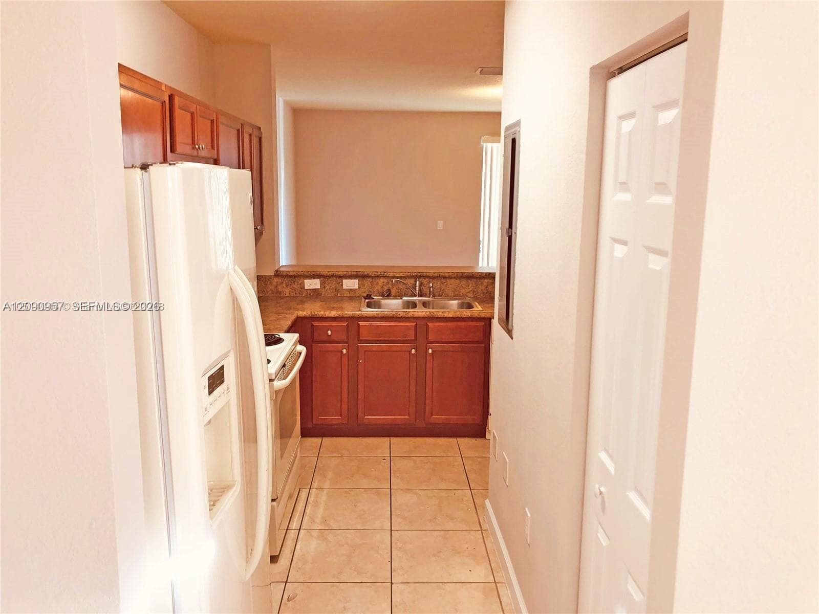 2884 SE 2nd Dr #2 photo 4