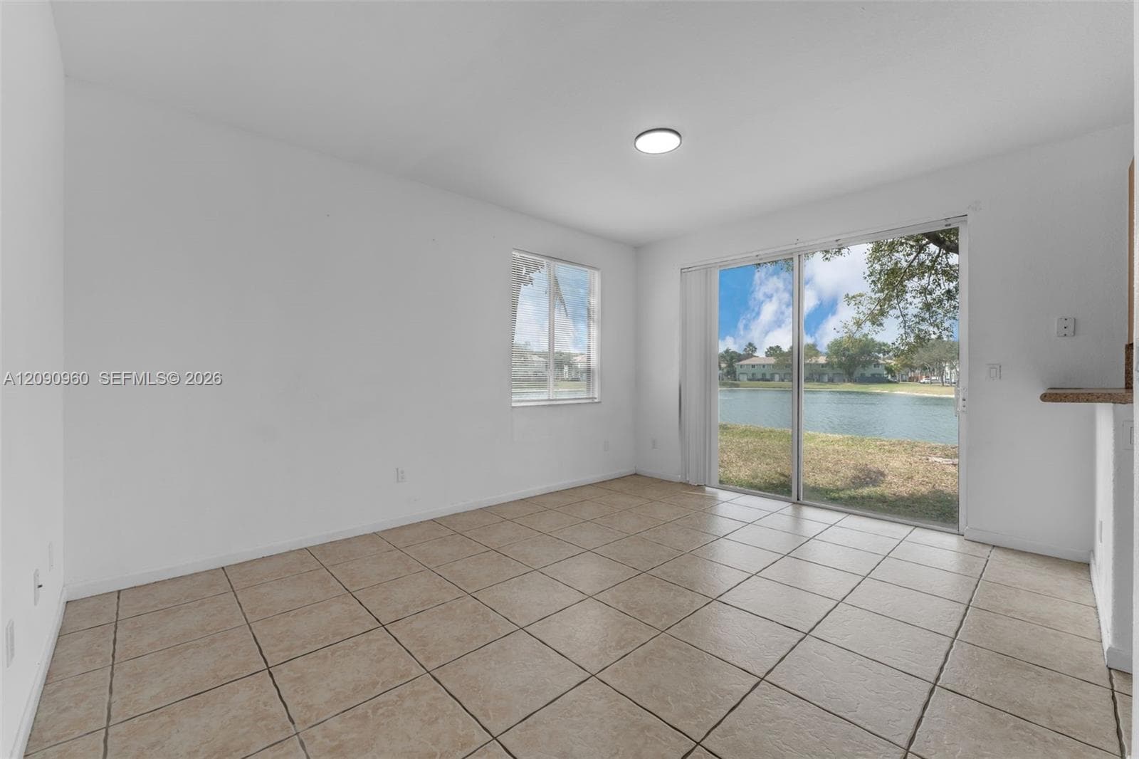 2712 SE 15th Pl photo 9