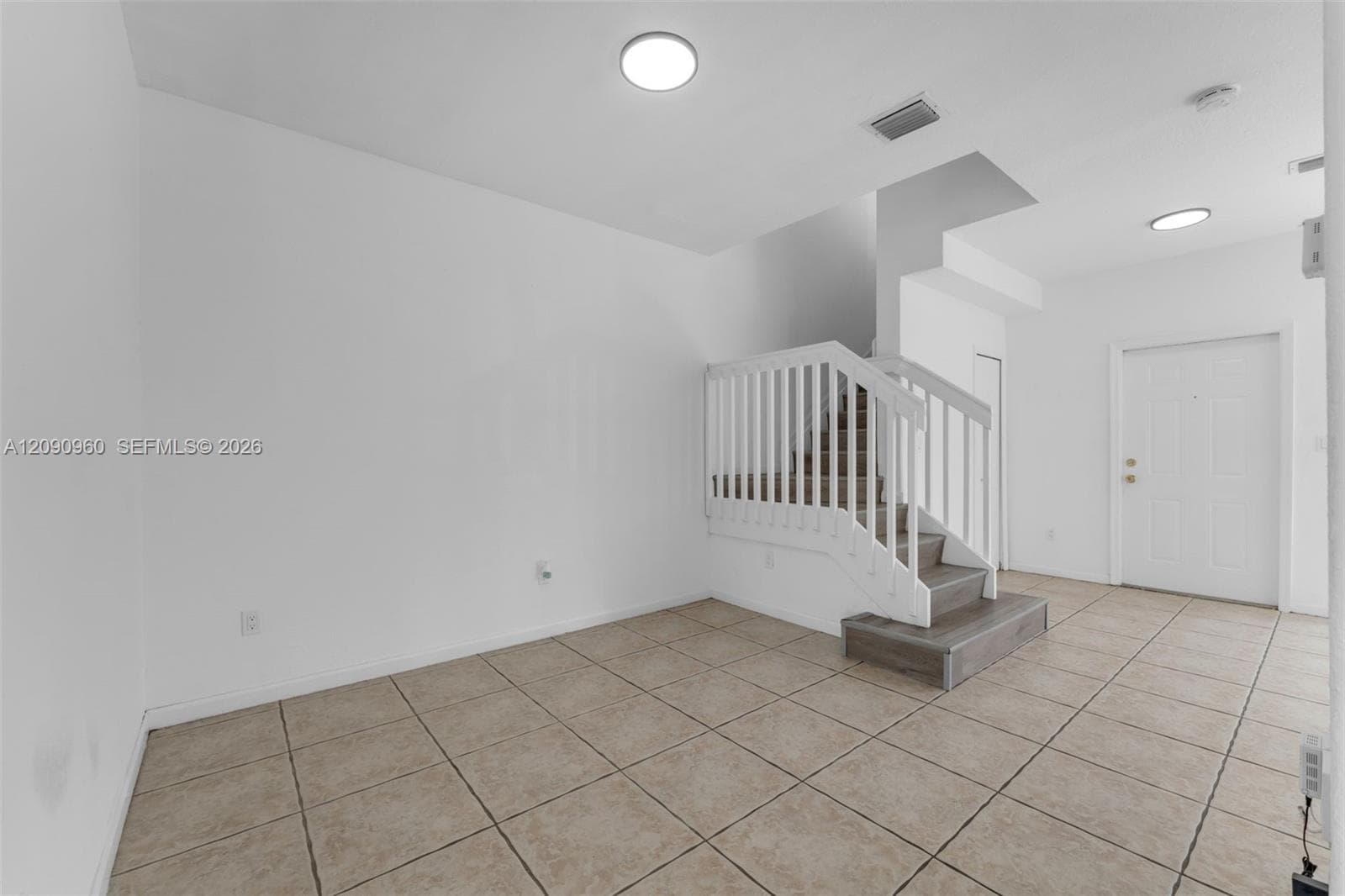 2712 SE 15th Pl photo 8