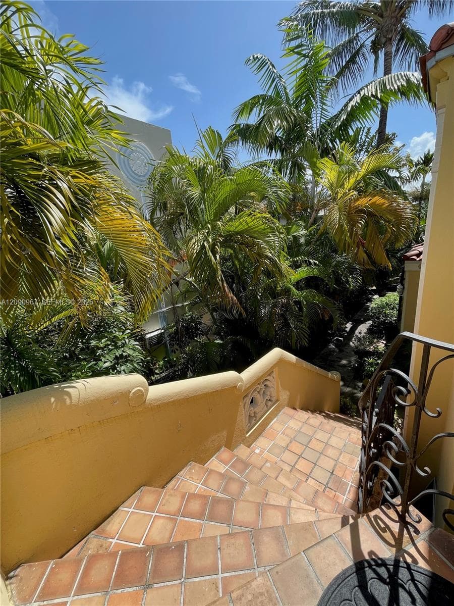 FLAMINGO WAVE CONDO · #8 in Miami Beach - Photo 24