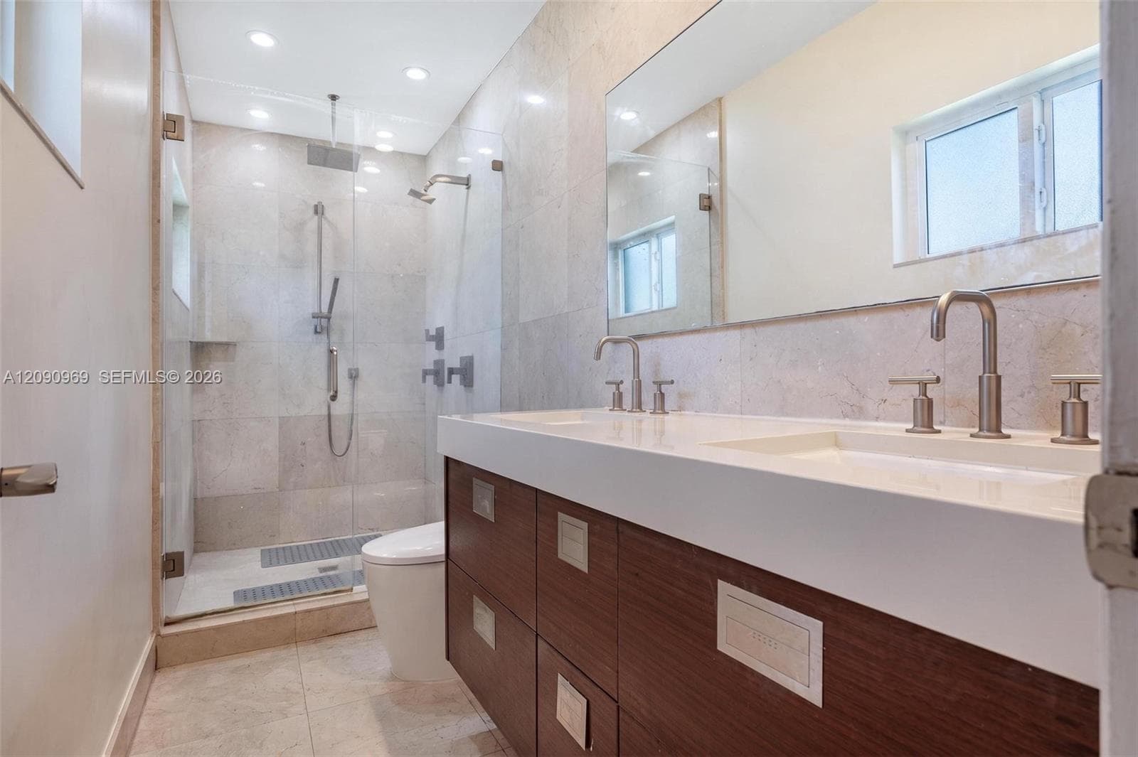 9217 Bay Dr photo 23