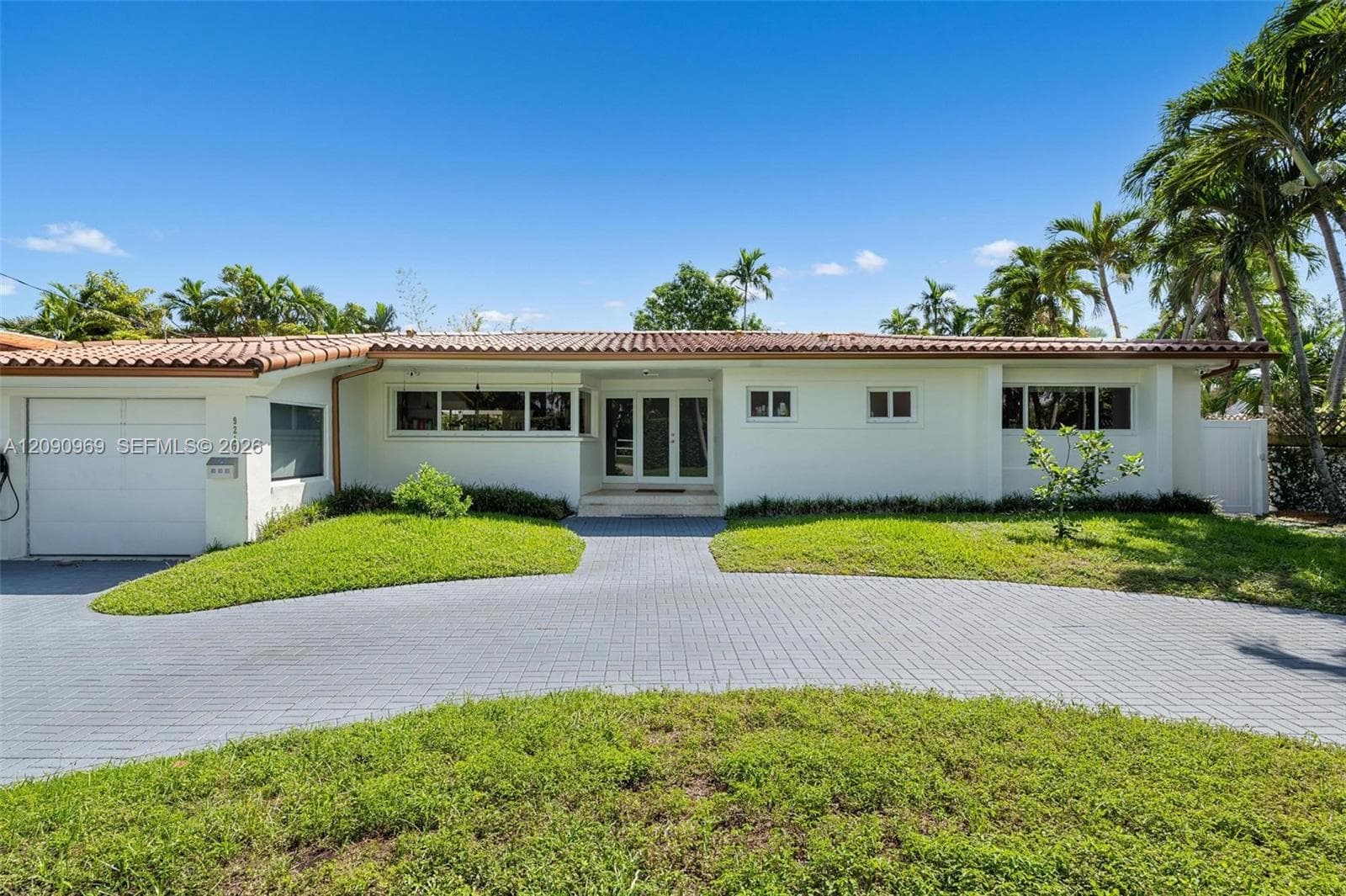 9217 Bay Dr photo 2