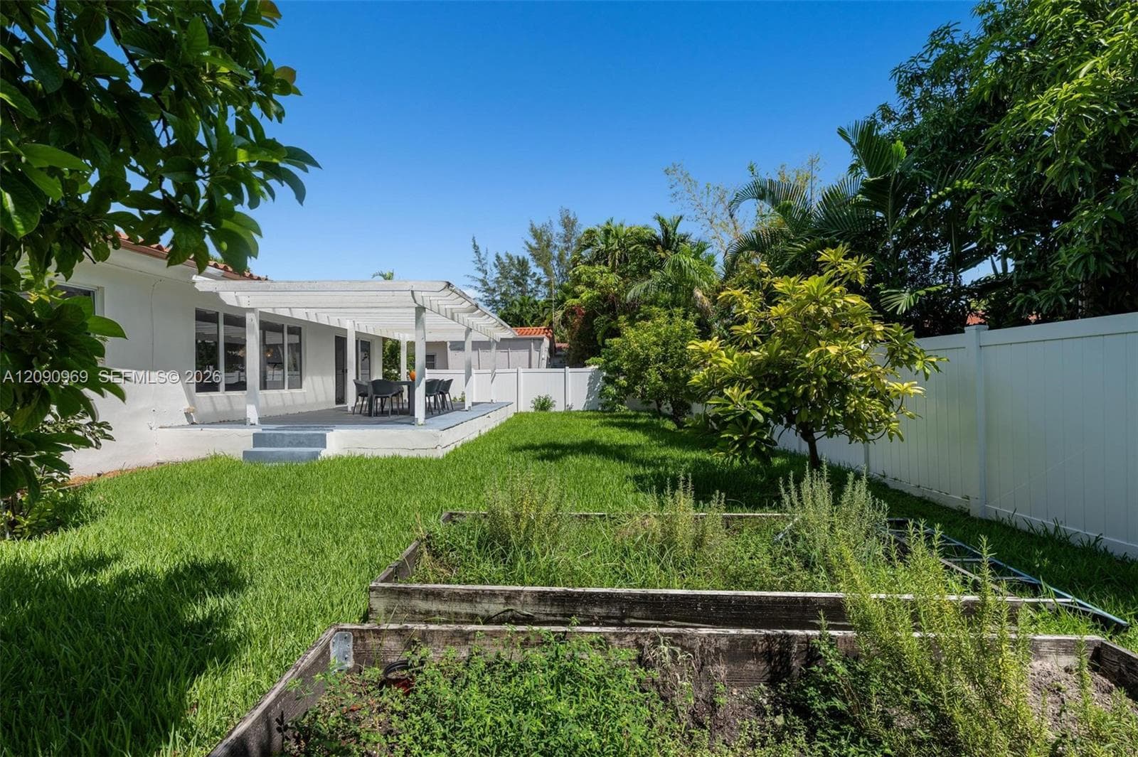 9217 Bay Dr photo 17