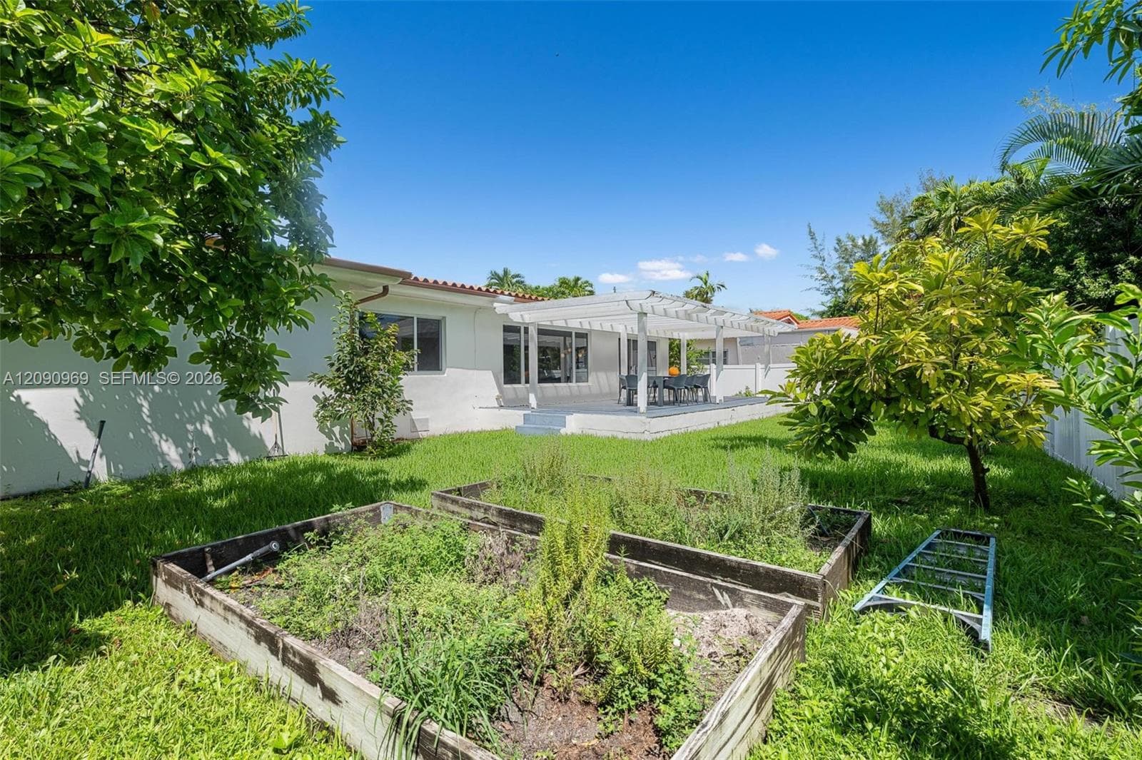 9217 Bay Dr photo 16