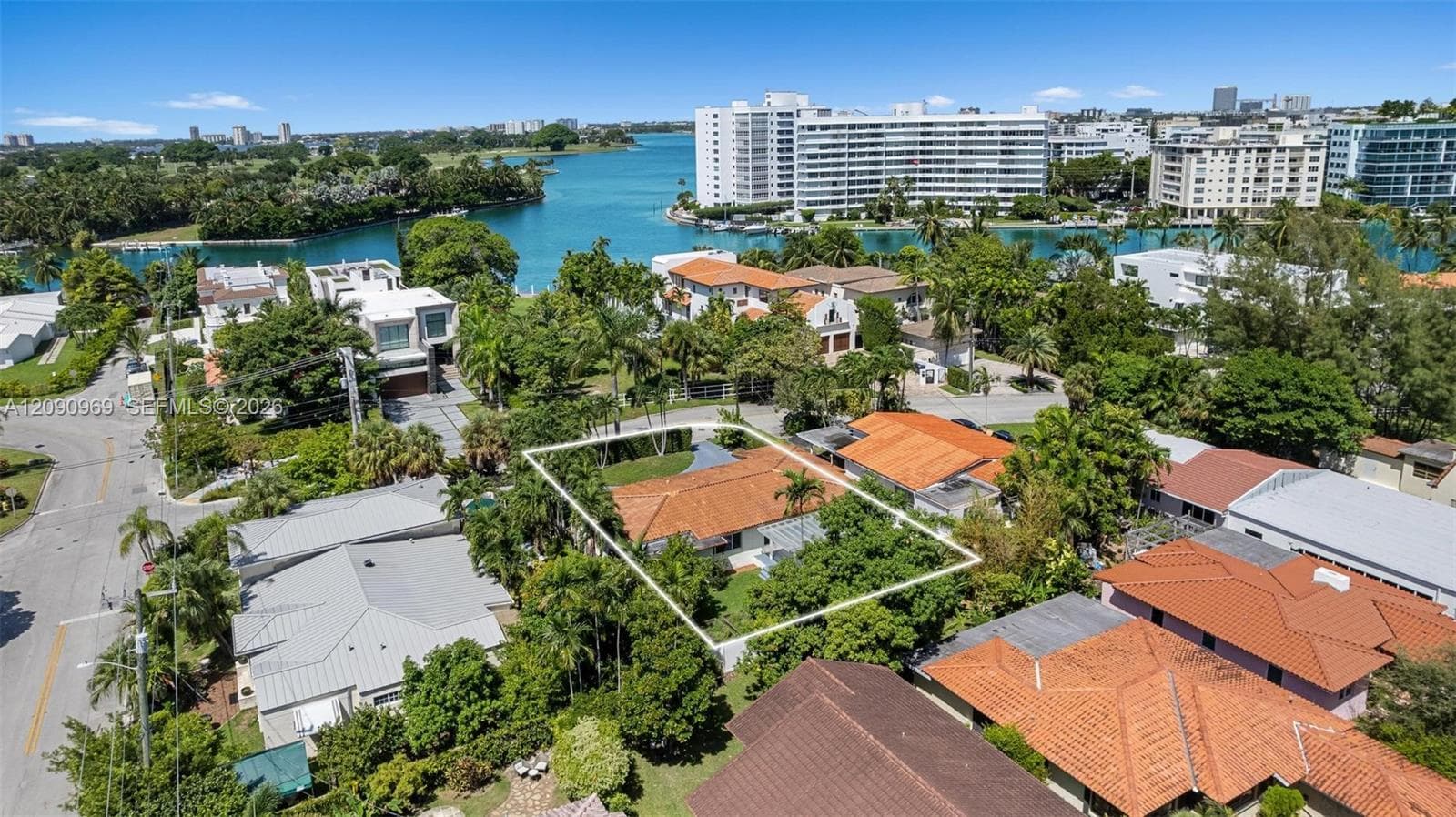 9217 Bay Dr photo 36