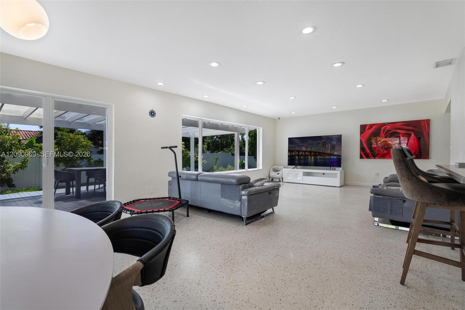 9217 Bay Dr photo 9