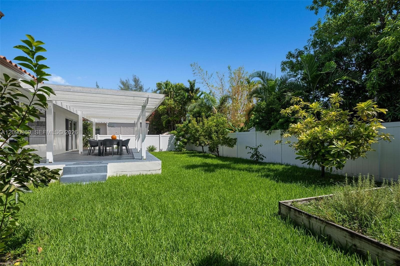 9217 Bay Dr photo 15