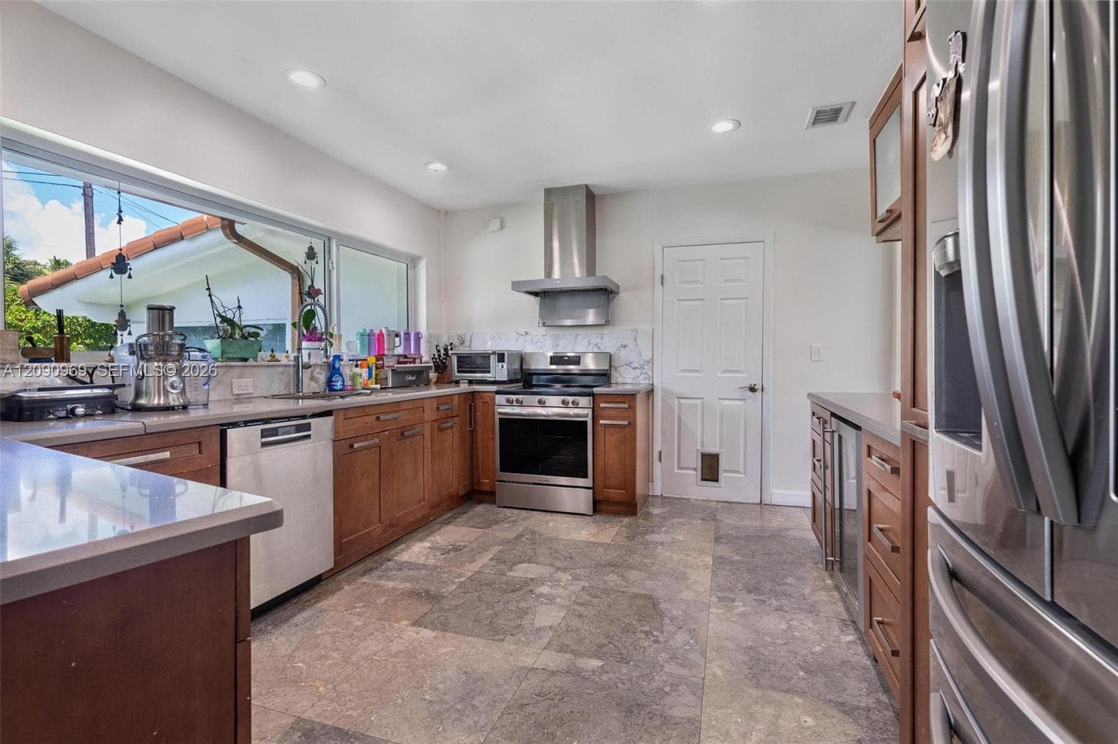 9217 Bay Dr photo 11